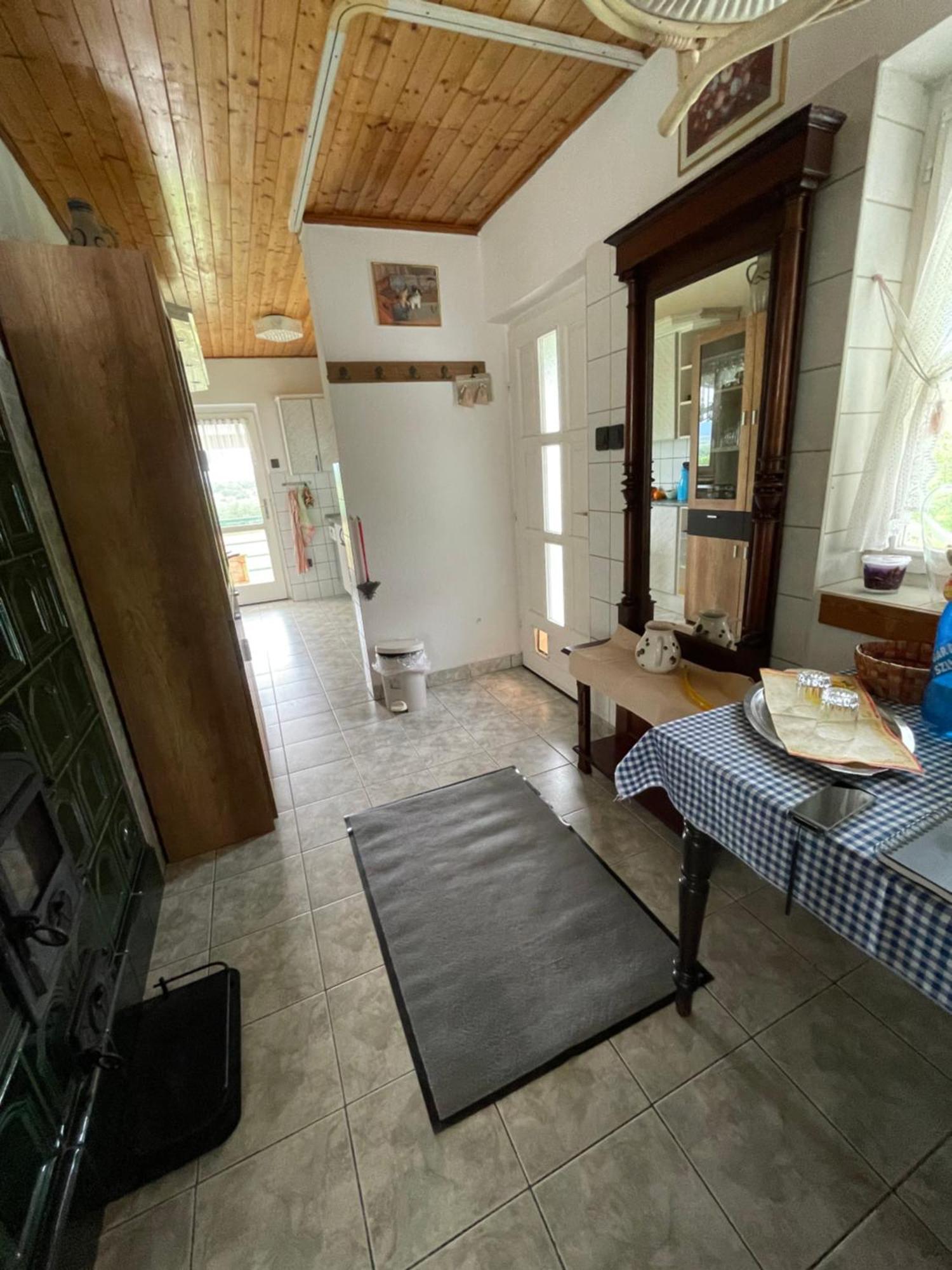 Stupa-Rezi-Tatika-Haz Apartamento Zalaszanto Exterior foto